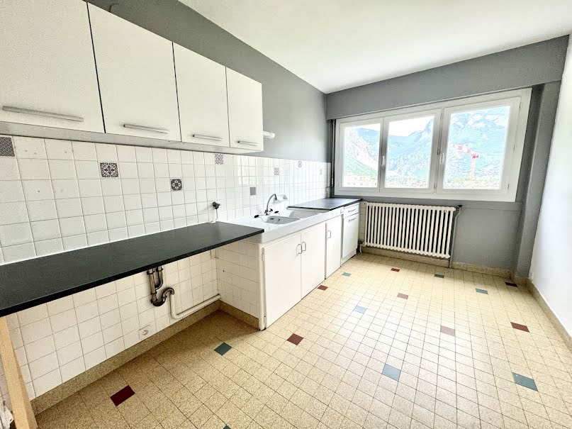 Vente appartement 3 pièces 91 m² à Saint-Jean-de-Maurienne (73300), 159 000 €