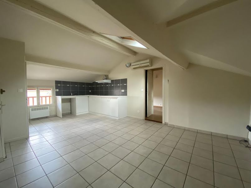 Location  appartement 2 pièces 36 m² à Caussade (82300), 470 €