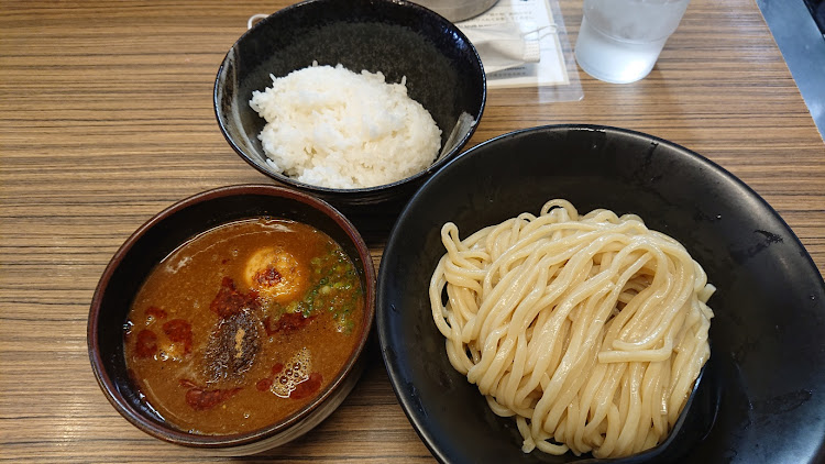 ハイエースバンのRAR🍜TUNE・煮卵はデザート・車イジイジに関するカスタム事例の投稿画像2枚目
