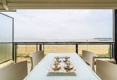 Seaside apartment with terrace 19