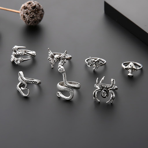 Title 2, Halloween Retro Skull Snake Spider Octopus Anim...