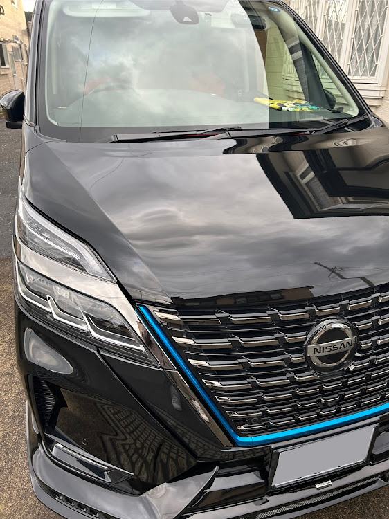 セレナのセレナ e-power・アーバンクロム・ROWEN・洗車・フィルター交換に関するカスタム事例の投稿画像3枚目