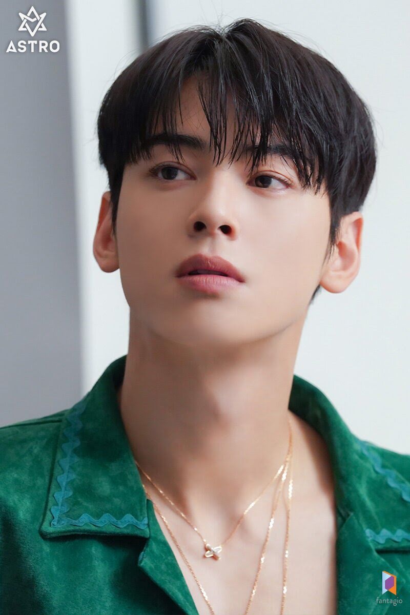 221108-Fantagio-Naver-ASTRO-Cha-Eunwoo-Chaumet-x-W-Korea-Behind-Photos-documents-3