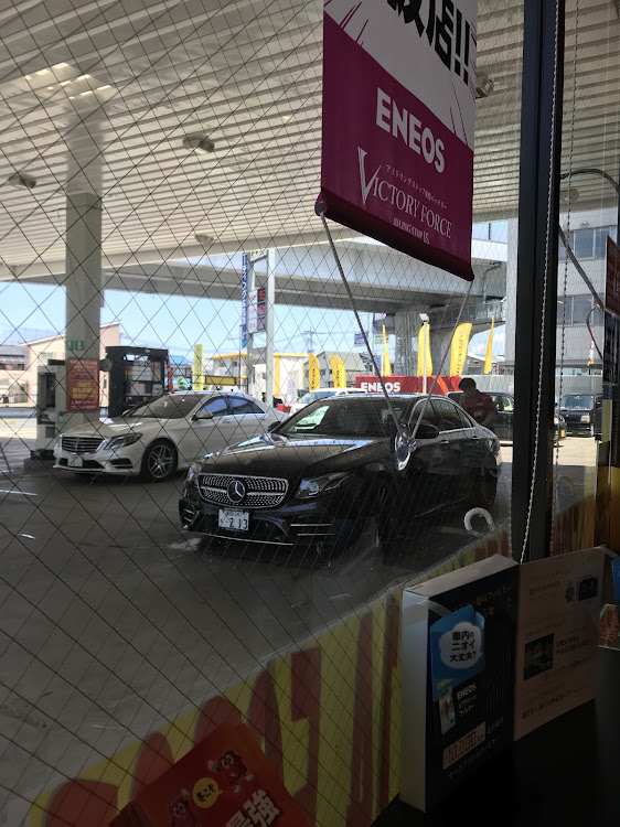 Eクラス セダンの福岡・メルセデス・ベンツ・Eクラス・仲間に関するカスタム事例の投稿画像2枚目