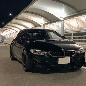 M4 クーペ F82