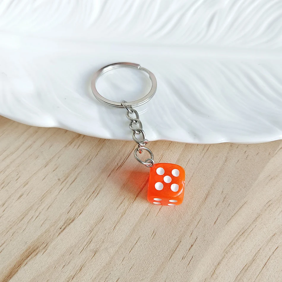 Chaveiro Criativo de Dados Pequenos DIY Enfeite de Bolsa Charm Personalize sua bolsa ou mochila com este acessório exclusivo e divertido