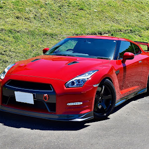 NISSAN GT-R R35