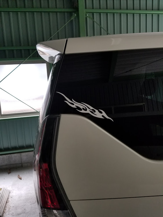セレナの自作ステッカー・DIY・鬼滅の刃に関するカスタム事例の投稿画像3枚目