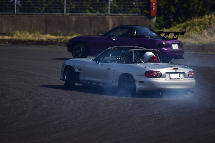 プリウスPHVのフジスピードウェイ・ドリパ・NB ロードスター・AE86・走行会に関するカスタム事例の投稿画像10枚目