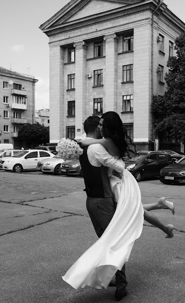 Wedding photographer Olya Kolos (kolosolya). Photo of 18 August 2021