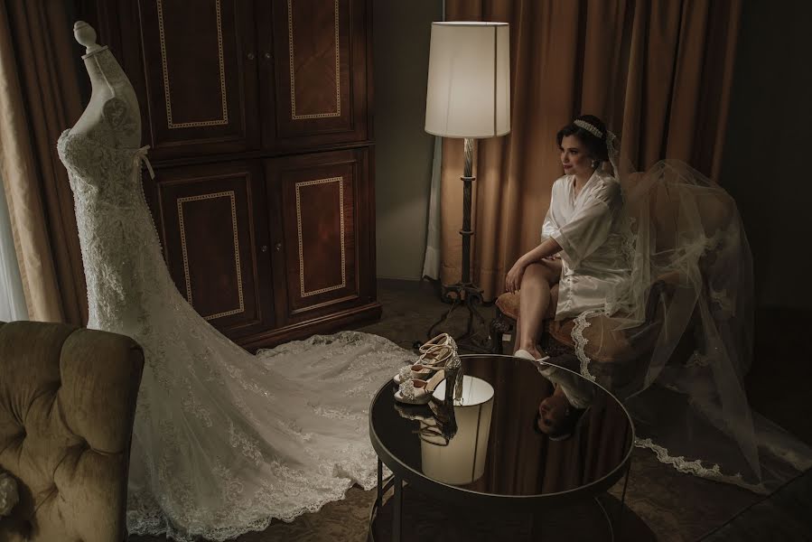 Fotografo di matrimoni Alejandro González (alexgzzph). Foto del 13 maggio 2020