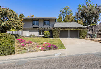 House with garden 1