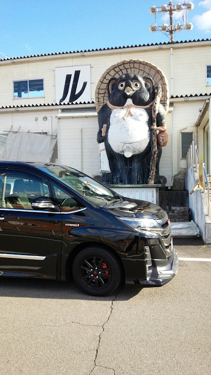 ノアのコラボ撮影・タヌキ・ゴルフ場に関するカスタム事例の投稿画像1枚目