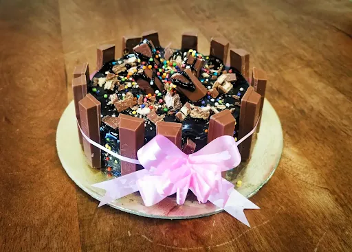 KitKat Cake