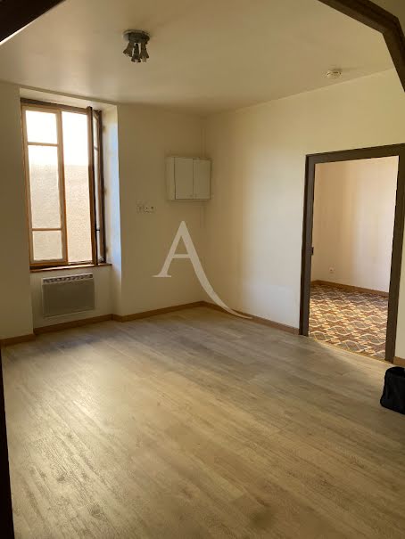 Location  appartement 2 pièces 38.9 m² à Bédarieux (34600), 360 €