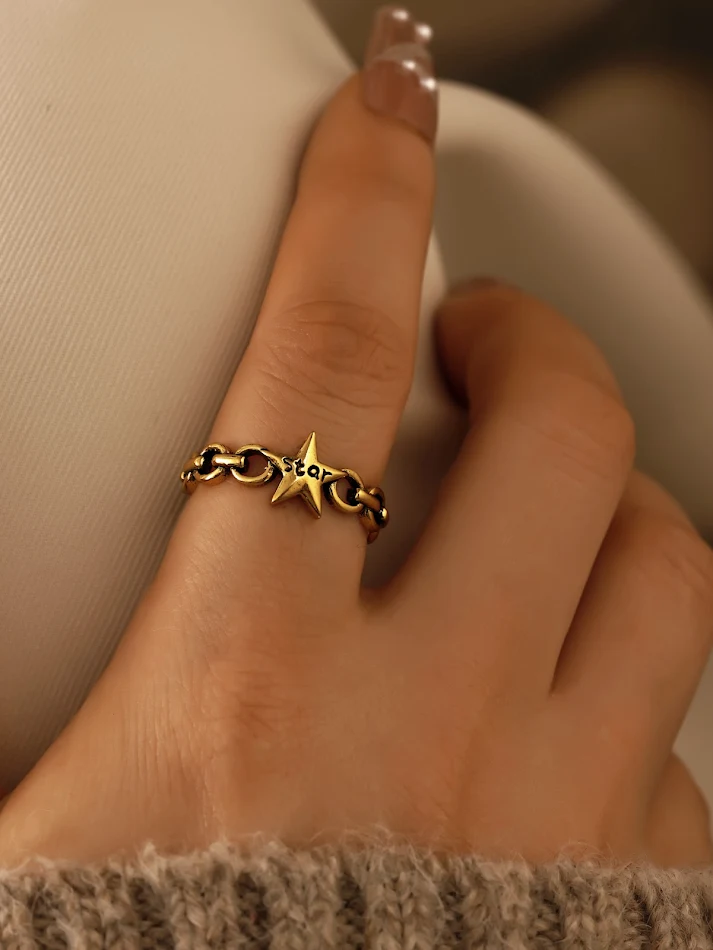 Anillo Abierto Estrella Pentagrama Vintage para Hombre y Mujer. Diseño Gótico, Ajustable, Joyería de Moda. Regalo Perfecto.