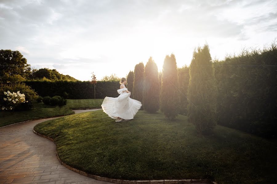 Fotografo di matrimoni Viktoriya Belousova (vivabalusova). Foto del 22 settembre 2021