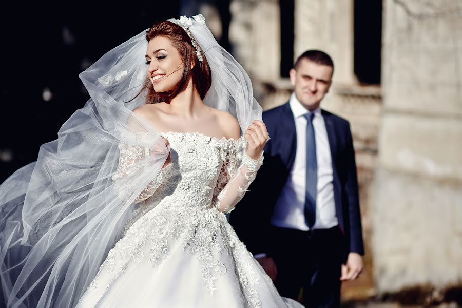 Fotógrafo de casamento Vlad Sarkisov (vladsarkisov). Foto de 14 de fevereiro 2017