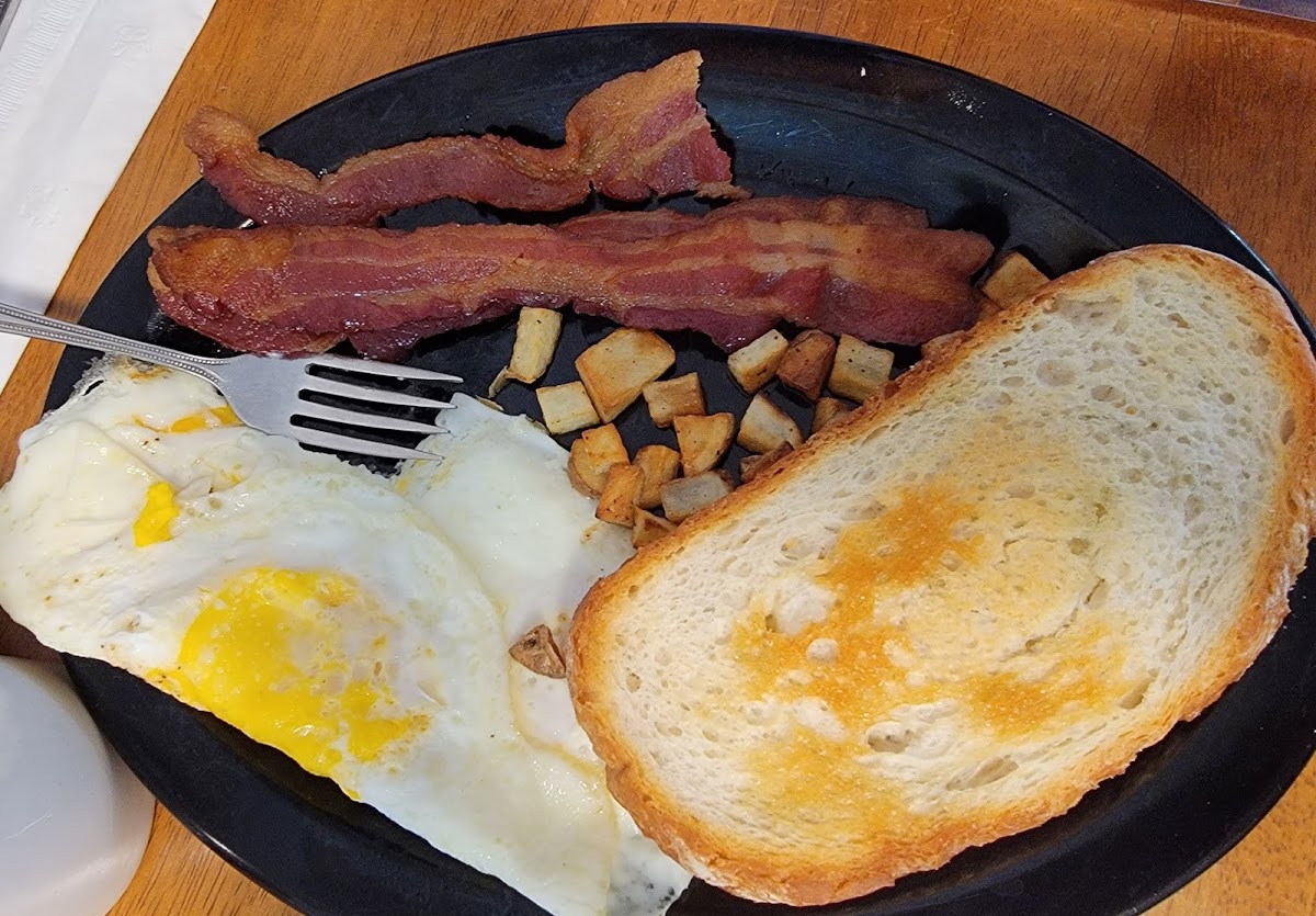 Regular plated breakfast