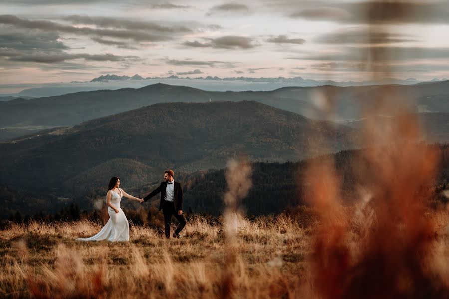 Fotografo di matrimoni Paweł Mucha (zakatekwspomnien). Foto del 9 ottobre 2020