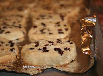 Rum-Raisin Shortbread Cookies