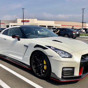 NISSAN GT-R