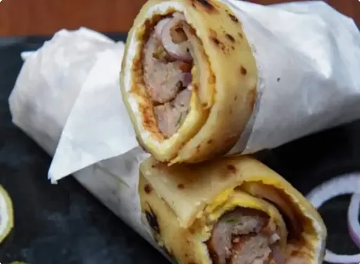 Single Egg Double Chicken Tikka Roll