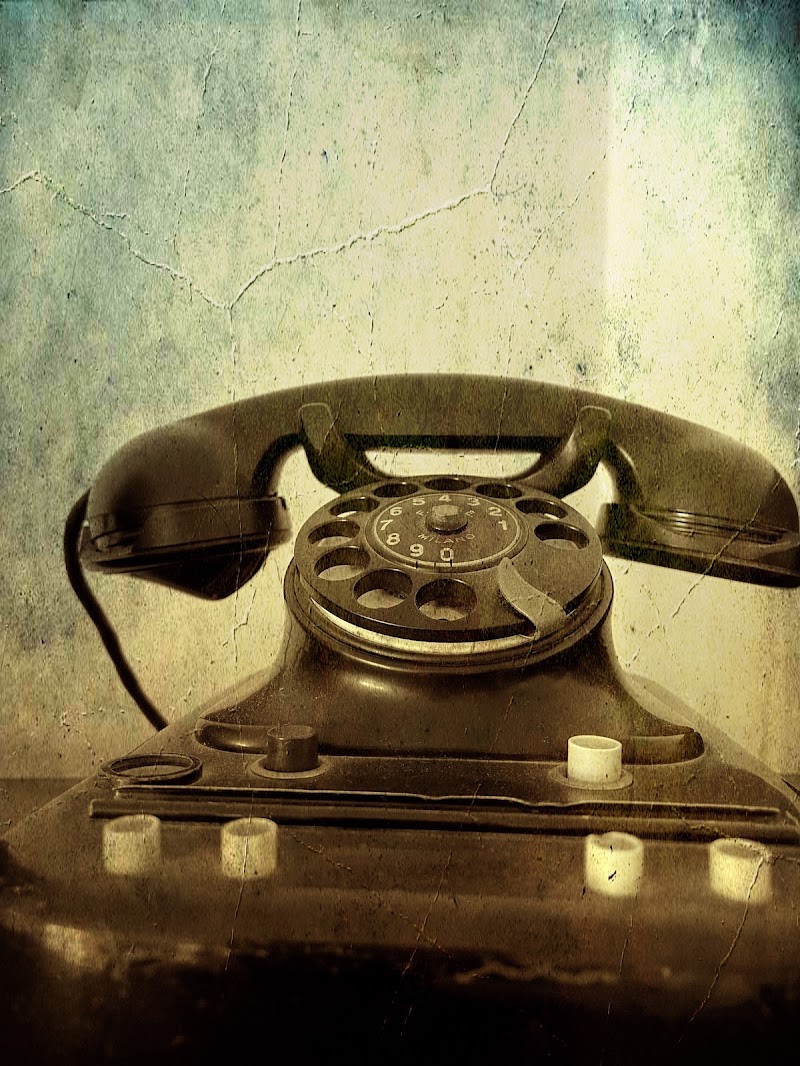 Old telephone di da_bliu