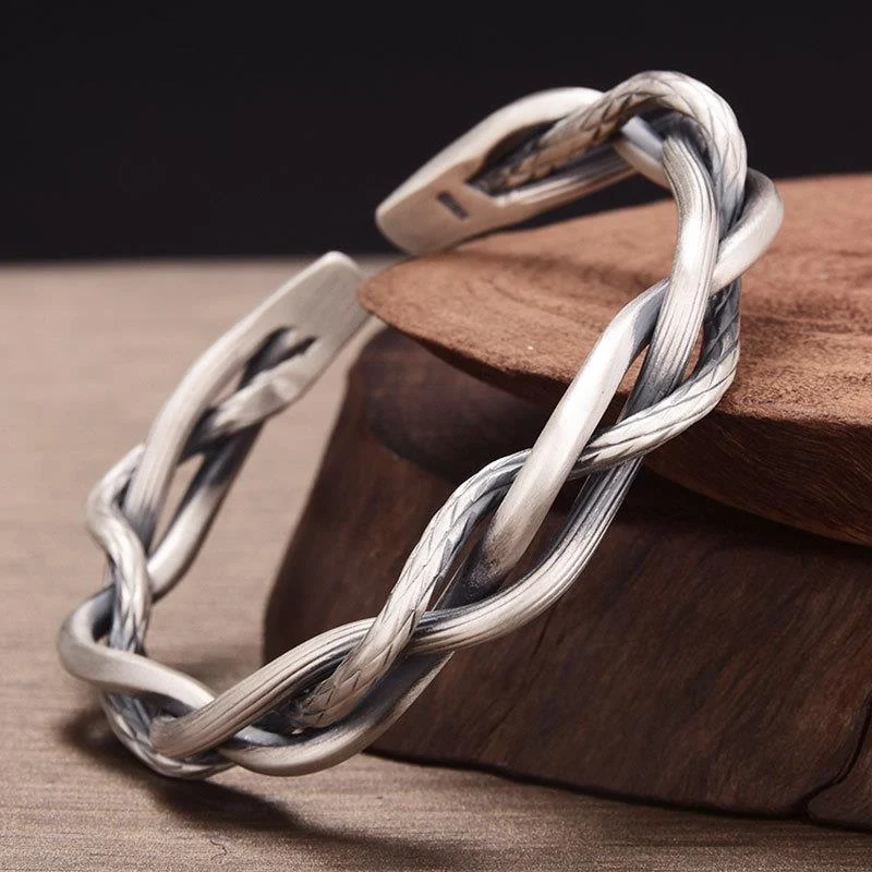 Pulsera chapada en plata de cobre para hombre Elegancia y estilo con este brazalete masculino, perfecto para cualquier ocasión, duradero y atractivo.