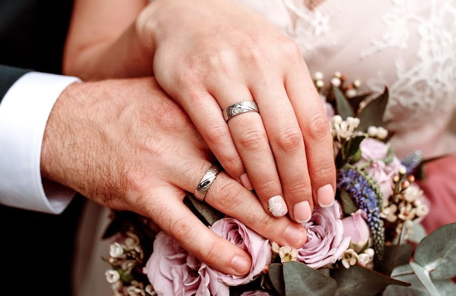 Fotógrafo de casamento Yuliya Klensheva (julsk). Foto de 23 de setembro 2020