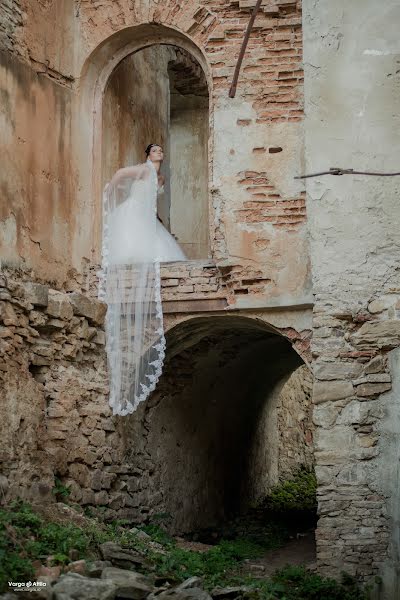 Fotógrafo de casamento Varga Attila (vargas). Foto de 25 de março 2015