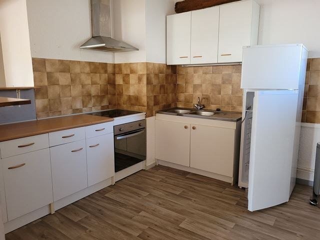 Location  appartement 3 pièces 67 m² à La Souterraine (23300), 594 €