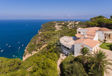 Maison avec piscine et terrasse 20