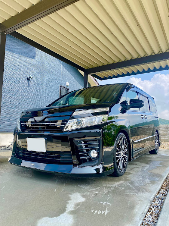 ヴォクシーのお盆休み・台風一過・久々の洗車・チームピンスト・Liberdadeに関するカスタム事例の投稿画像1枚目