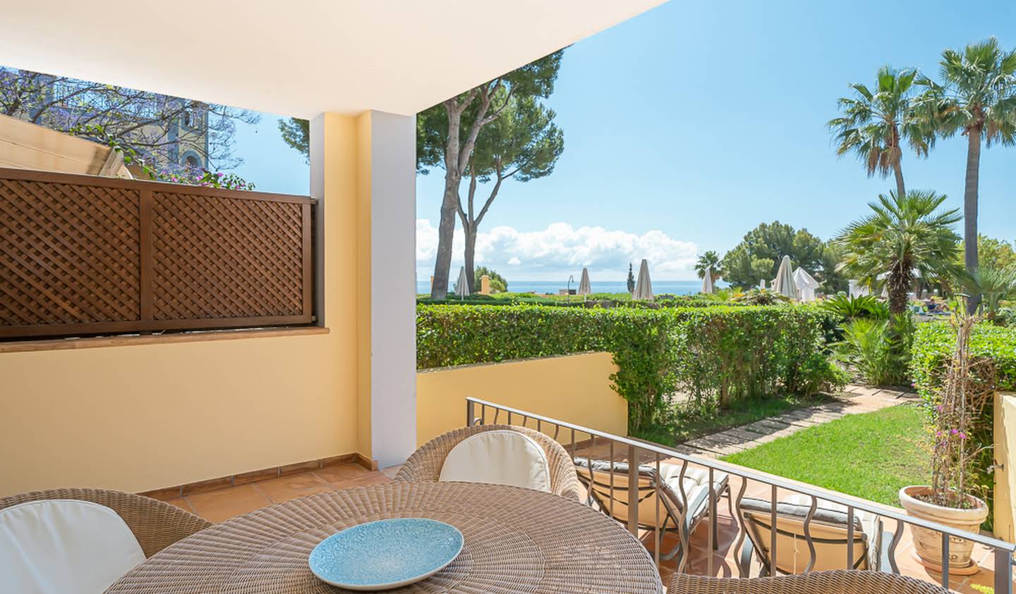 Appartement avec terrasse et piscine Bendinat