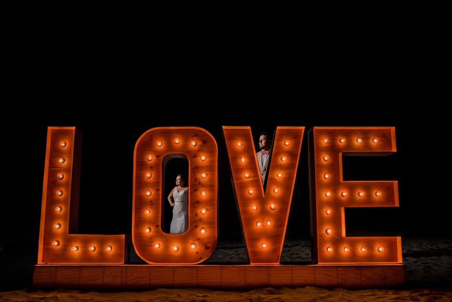 Fotografo di matrimoni David Rangel (davidrangel). Foto del 21 novembre 2019