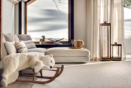 Salon cosy avec vue sur neige dans ce Appartement de luxe à vendre à Méribel (8 985 000 € - 326 m²)