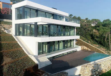 House with pool and terrace 3