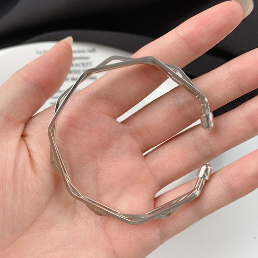 Title 3, Personality Trendy Geometric Bracelet, a stylis...