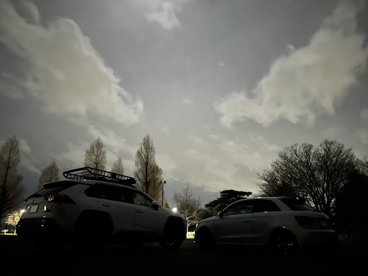 RAV4の愛車コラボ・RAV4オフロードパッケージ・ツールズアイランドr09・グリルバッチ・Audiに関するカスタム事例の投稿画像2枚目