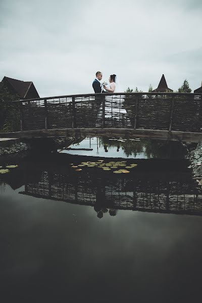 Wedding photographer Konstantin Antonov (fotoburg). Photo of 13 September 2016