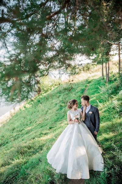 Fotógrafo de casamento Anton Kamenskikh (akamenskih). Foto de 4 de janeiro 2020