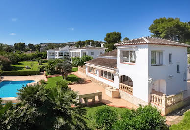 Villa with pool and terrace 3