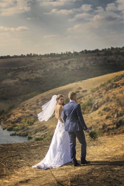 Wedding photographer Aleksandra Tikhova (aleksti). Photo of 30 April 2015