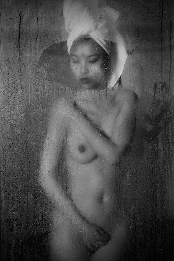 Foto: © Petr Strbačka, Edice Sprcha, Model: Lucie