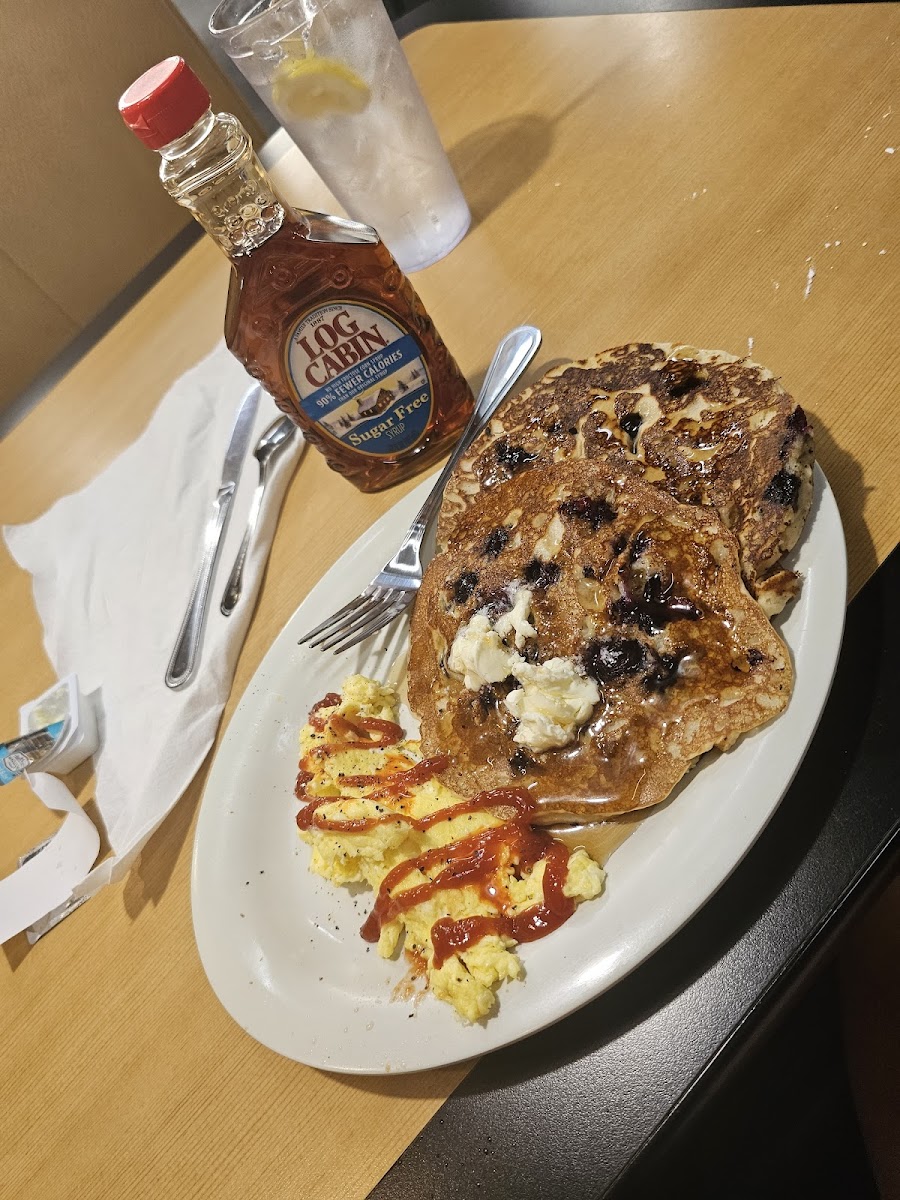 Gluten-friendly pancakes w/blueberries, scrambled eggs, sugar free syrup