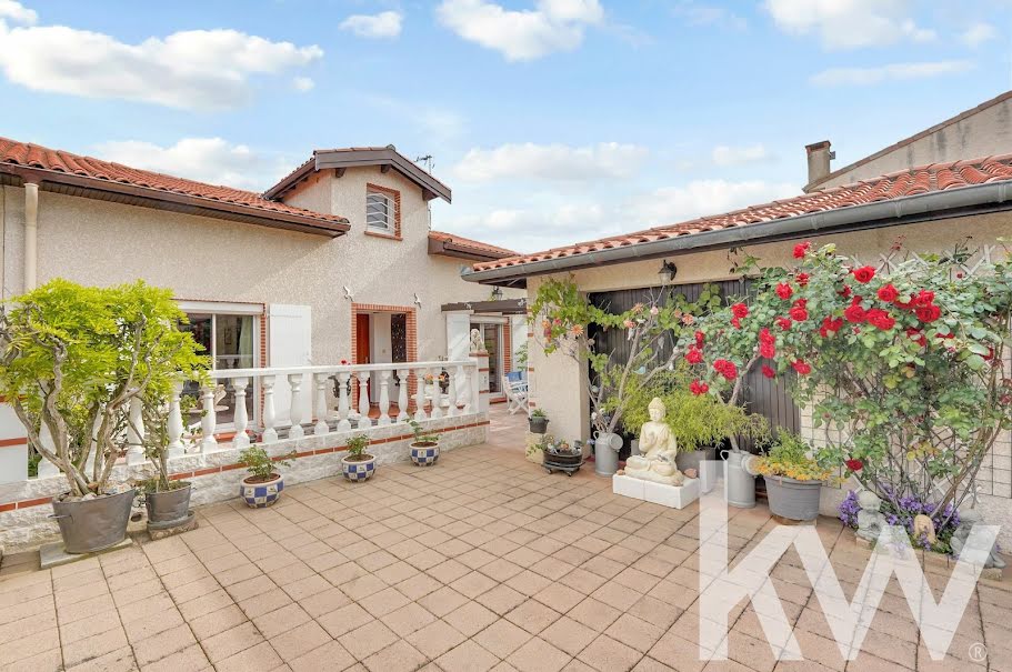 Vente maison 4 pièces 121 m² à Castelginest (31780), 323 300 €