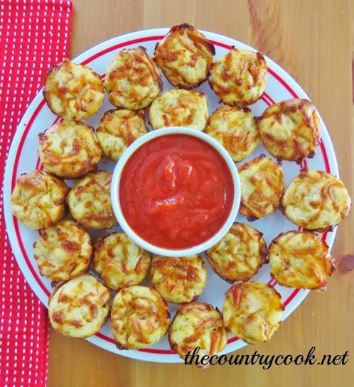 Pepperoni Pizza Puffs