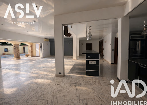 Maison avec piscine et terrasse 5