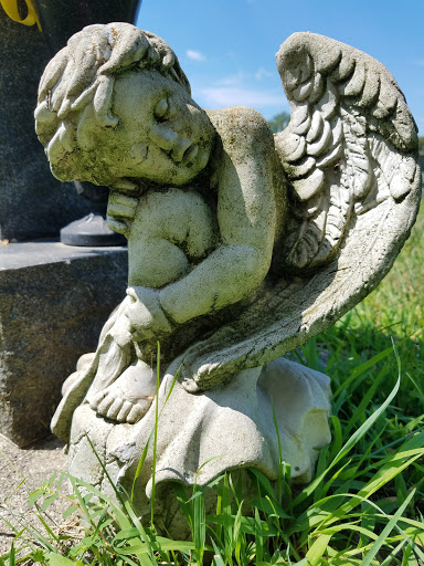 Kneeling Angel